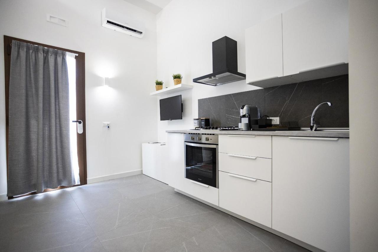 Acquaro Apartment *