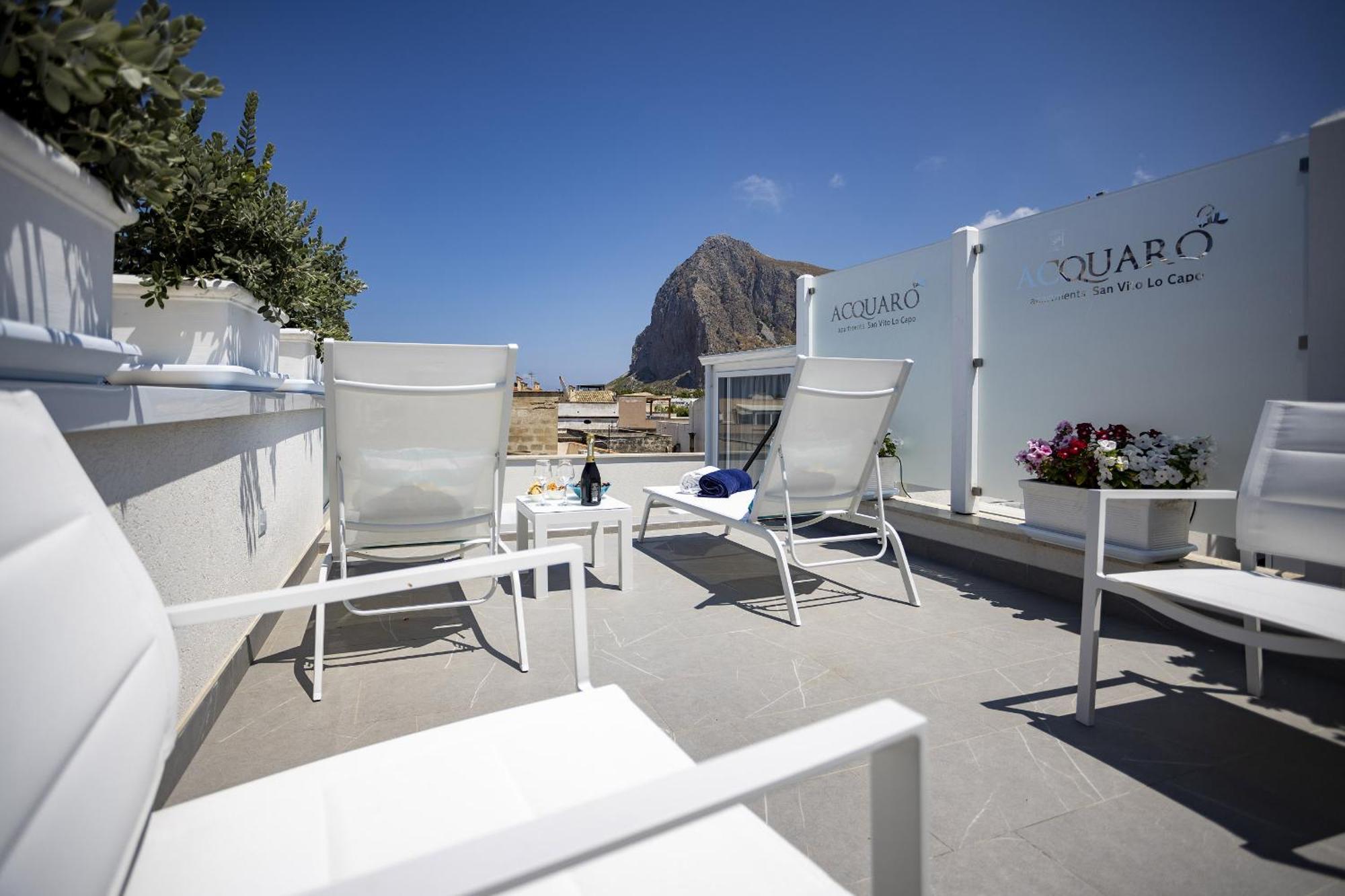 Acquaro Apartment
